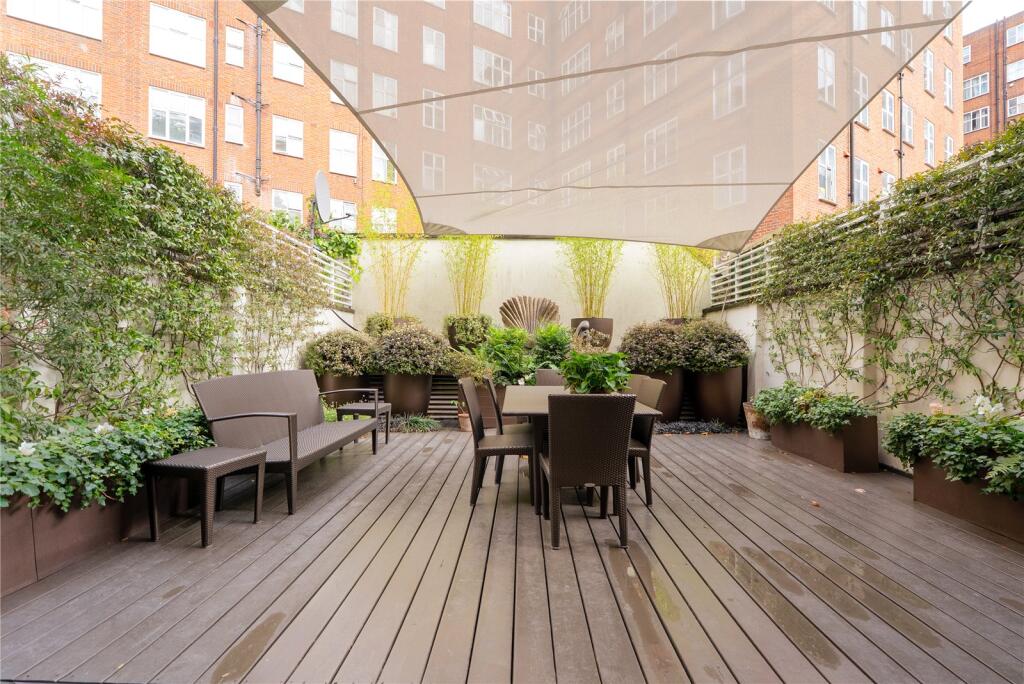 4 bedroom terraced house for sale in Norfolk Crescent, Hyde Park, London, W2